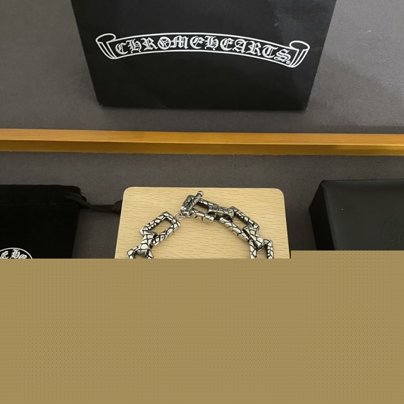 Ch**me He**ts bracelets
